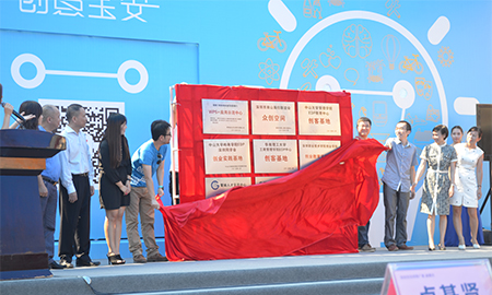 AOZ: A pioneer in double-side hanging LCD digital display solutions